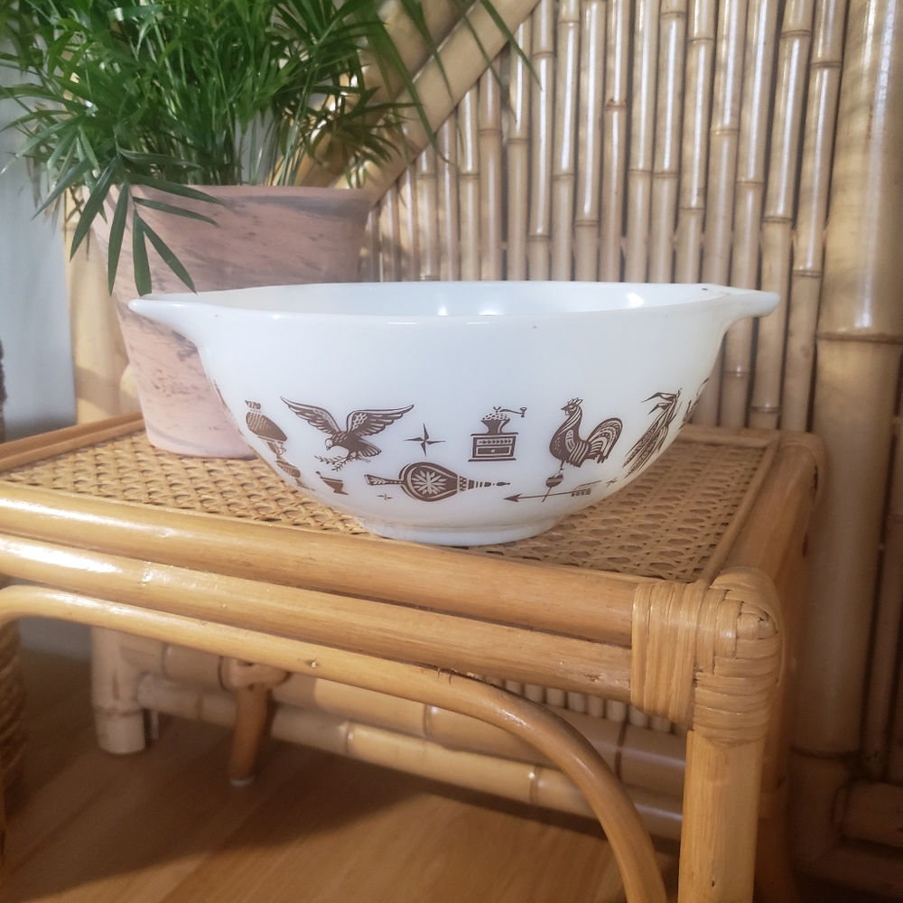 🧁 2/$60!! VINTAGE!  Small Pyrex Early American Mixing Bowl - Picture 2 of 7